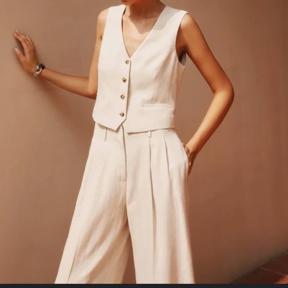 BRAND NEW NEVER WORN linen blend vest